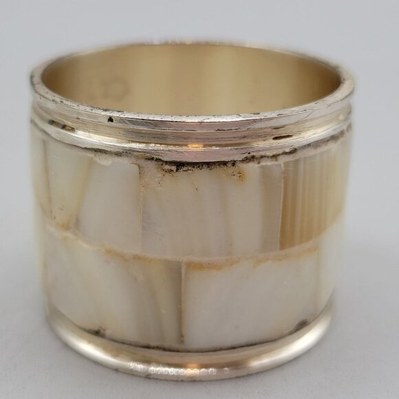 Mother Of Pearl Napkin Rings Beach Tropical Table Decor Set of 4 - Picture 4 of 5